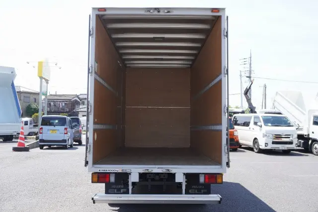 いすゞ エルフ TRG-NLR85AN(2WD)の写真19