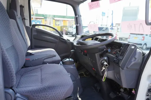 いすゞ エルフ TRG-NLR85AN(2WD)の写真37