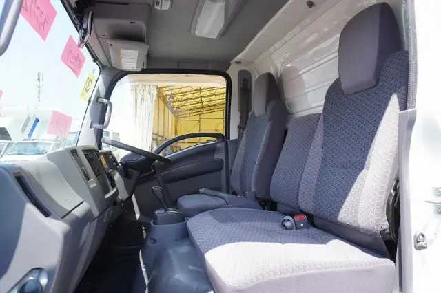 いすゞ エルフ TRG-NLR85AN(2WD)の写真39