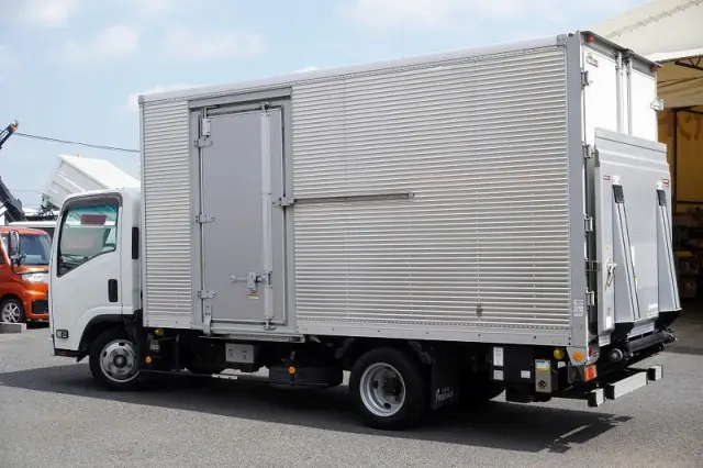 いすゞ エルフ TKG-NMR85AN(2WD)の写真7