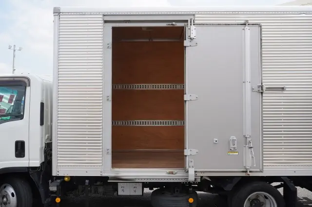 いすゞ エルフ TKG-NMR85AN(2WD)の写真19