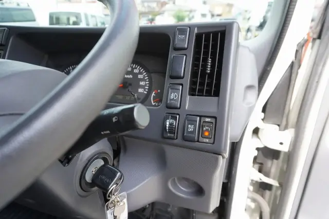 いすゞ エルフ TKG-NMR85AN(2WD)の写真43