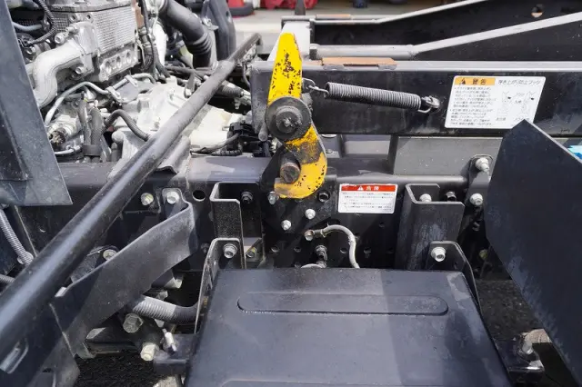 いすゞ エルフ TKG-NPR85YN(2WD)の写真13
