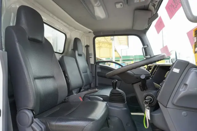 いすゞ エルフ TKG-NPR85YN(2WD)の写真38