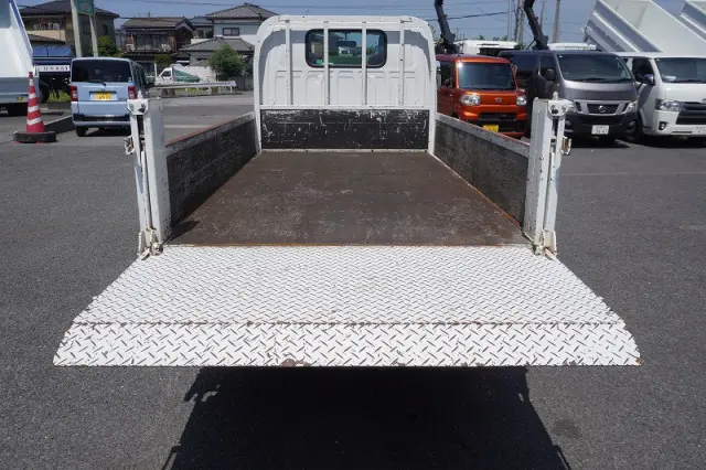 いすゞ エルフ TKG-NJR85A(2WD)の写真24