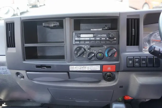 いすゞ エルフ TKG-NJR85A(2WD)の写真33