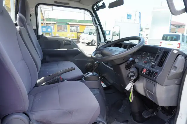 いすゞ エルフ TKG-NJR85A(2WD)の写真38
