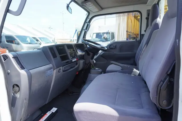 いすゞ エルフ TKG-NJR85A(2WD)の写真39