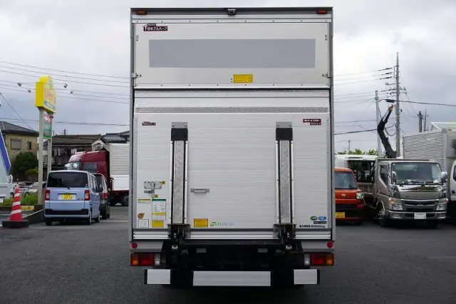 いすゞ エルフ 2RG-NPR88AN(2WD)の写真4