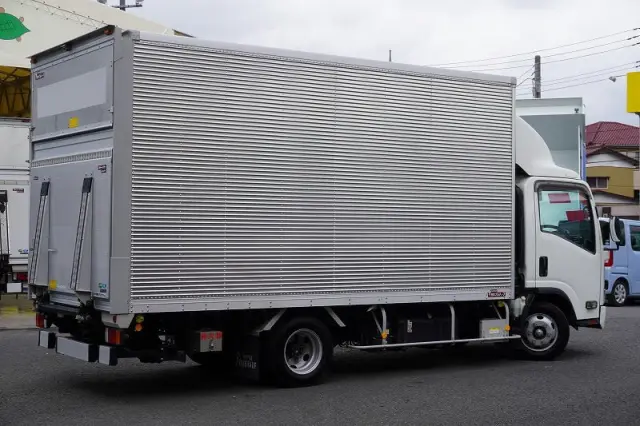 いすゞ エルフ 2RG-NPR88AN(2WD)の写真8