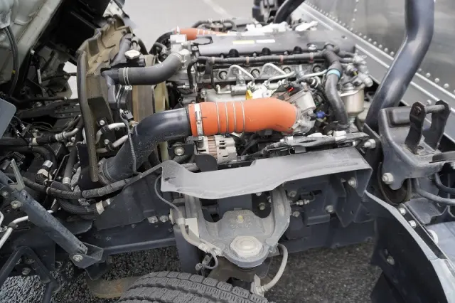 いすゞ エルフ 2RG-NPR88AN(2WD)の写真15