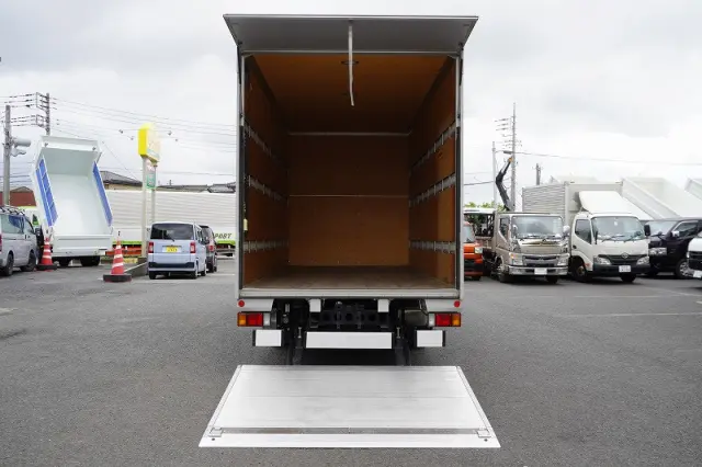 いすゞ エルフ 2RG-NPR88AN(2WD)の写真19