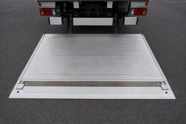 いすゞ エルフ 2RG-NPR88AN(2WD)の写真25