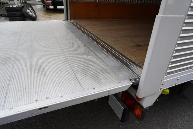 いすゞ エルフ 2RG-NPR88AN(2WD)の写真27