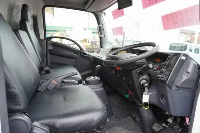 いすゞ エルフ 2RG-NPR88AN(2WD)の写真41