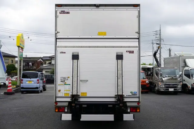 いすゞ エルフ 2RG-NPR88AN(2WD)の写真4
