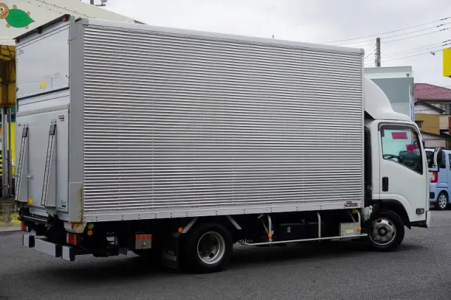 いすゞ エルフ 2RG-NPR88AN(2WD)の写真8