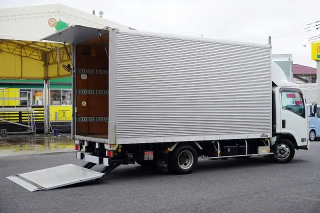 いすゞ エルフ 2RG-NPR88AN(2WD)の写真9