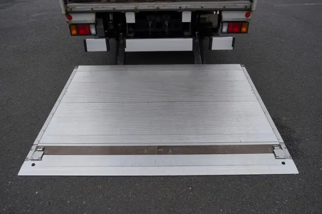 いすゞ エルフ 2RG-NPR88AN(2WD)の写真25