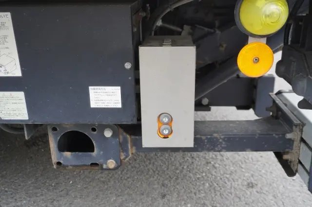いすゞ エルフ 2RG-NPR88AN(2WD)の写真29