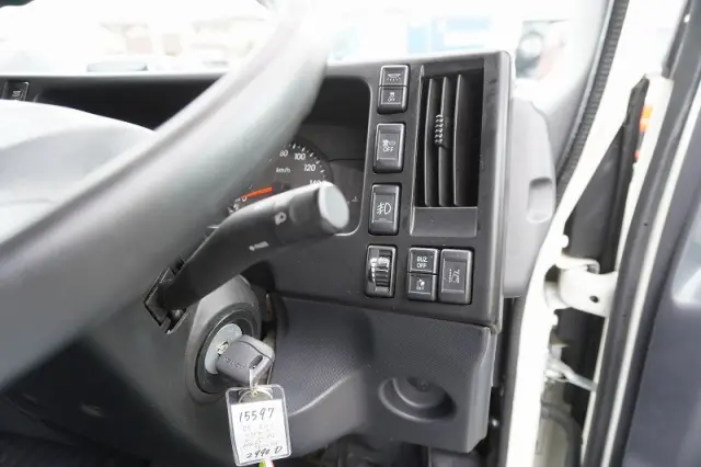 いすゞ エルフ 2RG-NPR88AN(2WD)の写真38