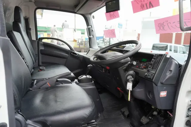 いすゞ エルフ 2RG-NPR88AN(2WD)の写真41