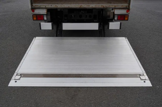 いすゞ エルフ 2RG-NPR88AN(2WD)の写真21