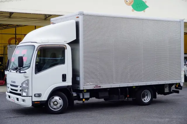 いすゞ エルフ TPG-NNR85AN(2WD)の写真1