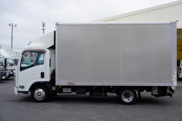 いすゞ エルフ TPG-NNR85AN(2WD)の写真3