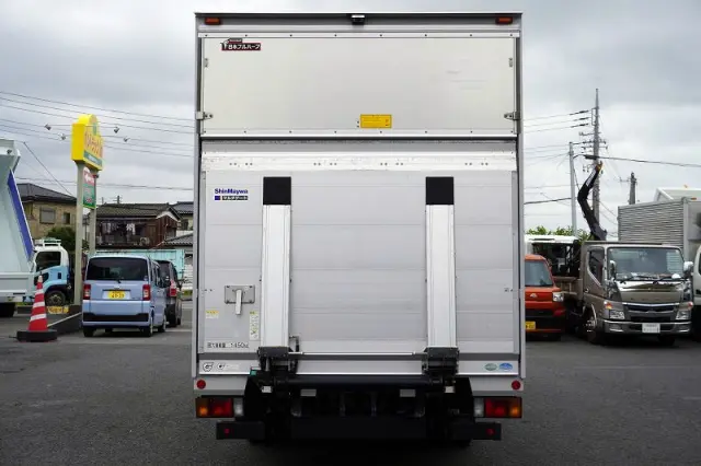 いすゞ エルフ TPG-NNR85AN(2WD)の写真4