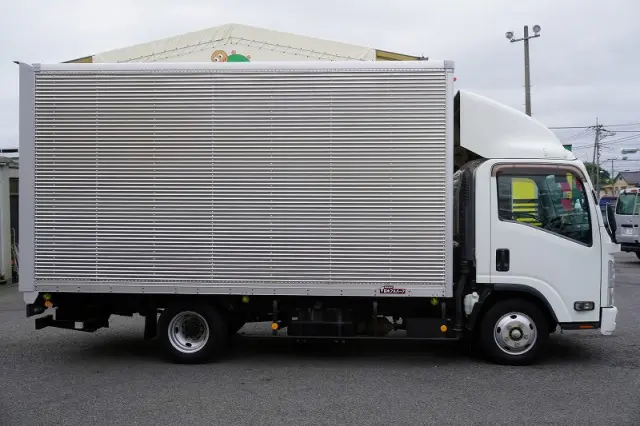 いすゞ エルフ TPG-NNR85AN(2WD)の写真5