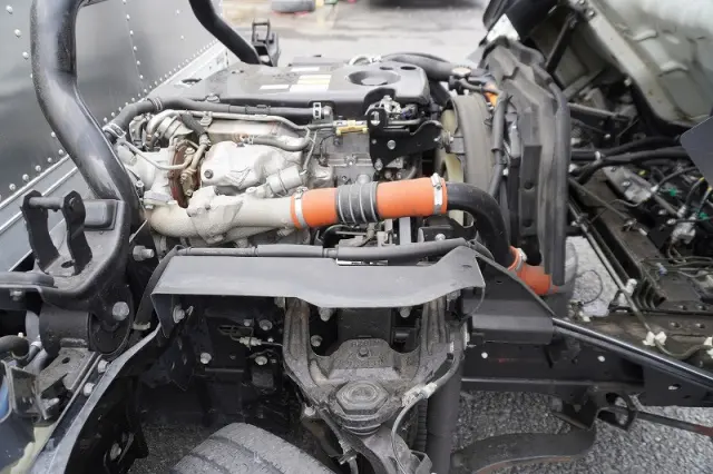 いすゞ エルフ TPG-NNR85AN(2WD)の写真16