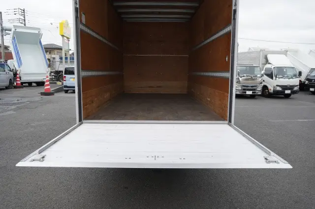 いすゞ エルフ TPG-NNR85AN(2WD)の写真25