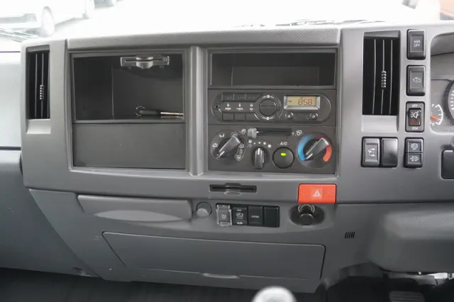 いすゞ エルフ TPG-NNR85AN(2WD)の写真34