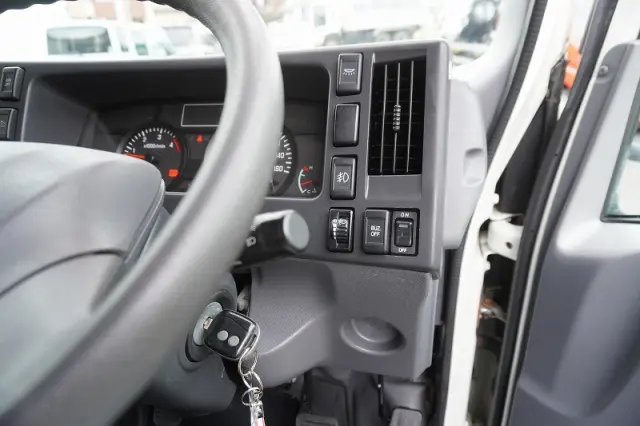 いすゞ エルフ TPG-NNR85AN(2WD)の写真37