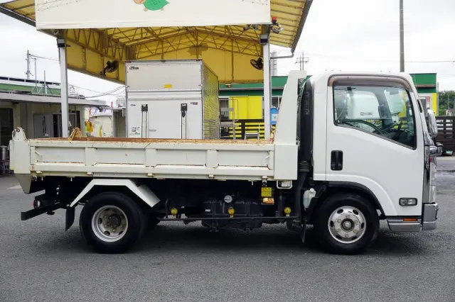 いすゞ エルフ TKG-NPR85YN(2WD)の写真5