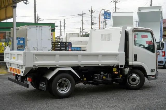 いすゞ エルフ TKG-NPR85YN(2WD)の写真8