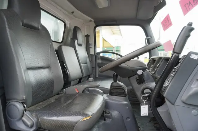 いすゞ エルフ TKG-NPR85YN(2WD)の写真35
