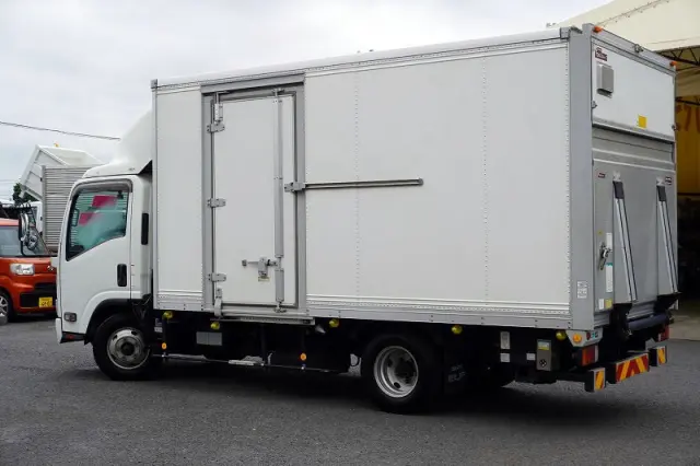 いすゞ エルフ 2RG-NPR88AN(2WD)の写真7