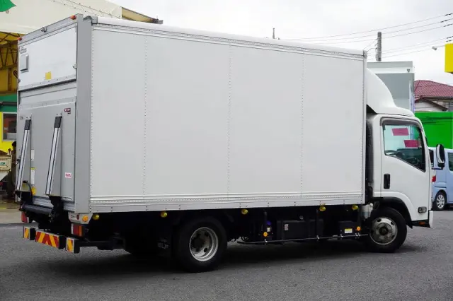 いすゞ エルフ 2RG-NPR88AN(2WD)の写真8