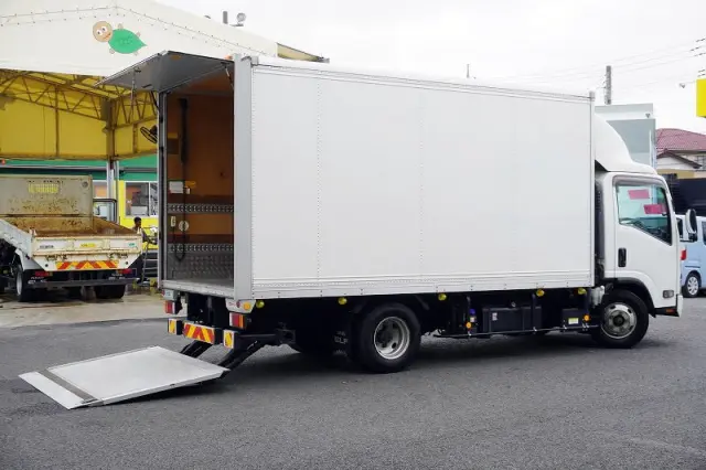 いすゞ エルフ 2RG-NPR88AN(2WD)の写真9
