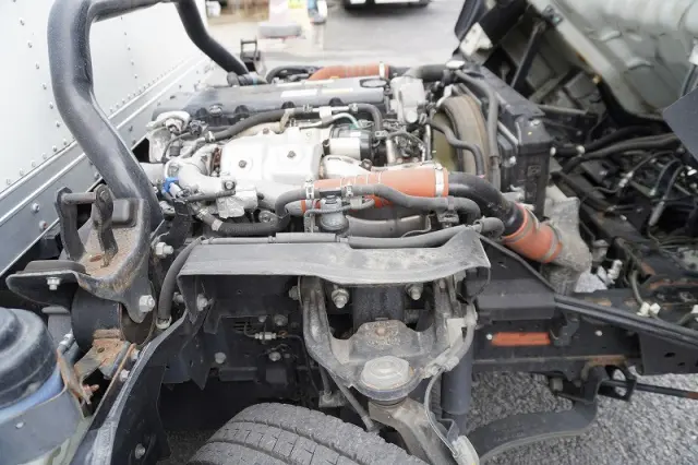 いすゞ エルフ 2RG-NPR88AN(2WD)の写真16