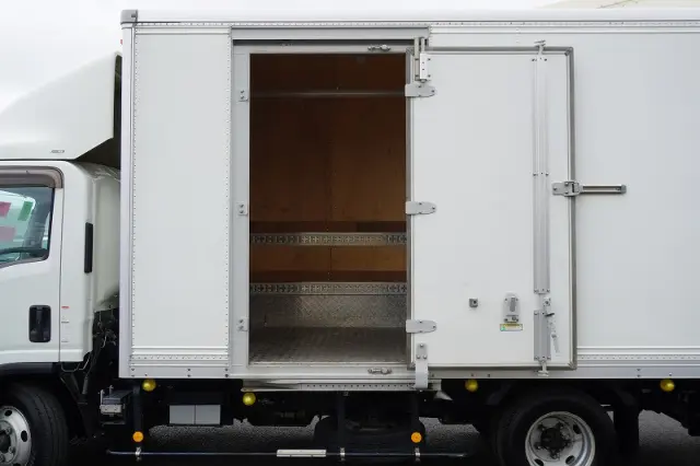 いすゞ エルフ 2RG-NPR88AN(2WD)の写真19