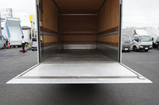 いすゞ エルフ 2RG-NPR88AN(2WD)の写真27