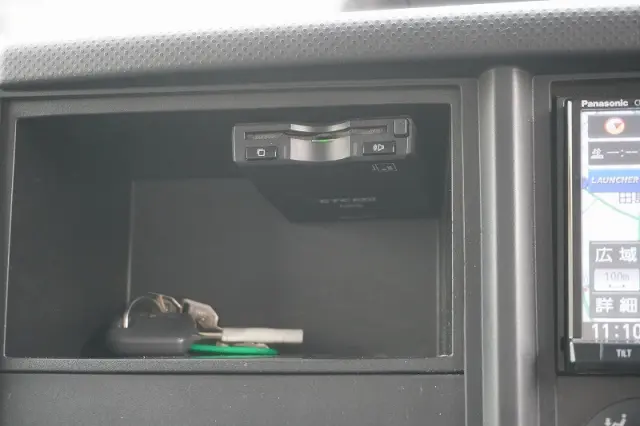 いすゞ エルフ 2RG-NPR88AN(2WD)の写真37
