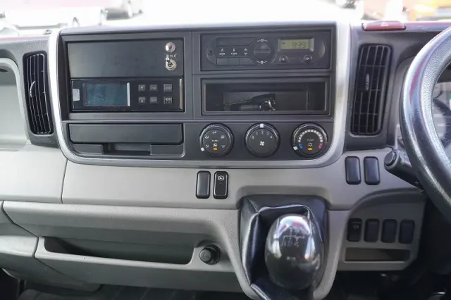 三菱 キャンター TPG-FBA50(2WD)の写真31