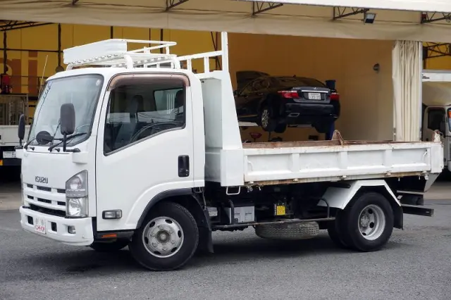 いすゞ エルフ SKG-NPR85YN(2WD)の写真1