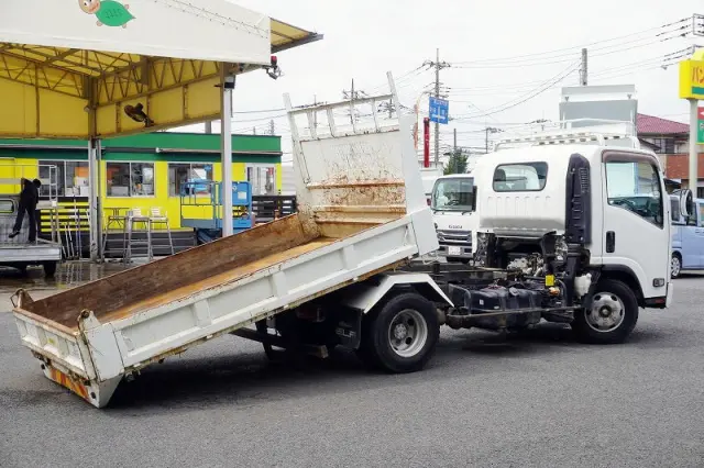 いすゞ エルフ SKG-NPR85YN(2WD)の写真9