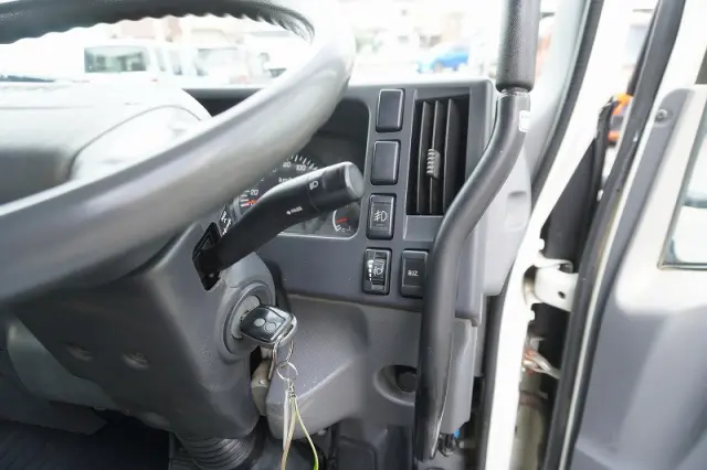 いすゞ エルフ SKG-NPR85YN(2WD)の写真32