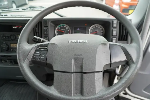 いすゞ フォワード 2RG-FRR90S2(2WD)の写真33